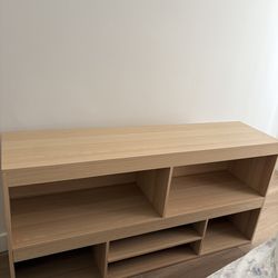 Tv console / bookshelves