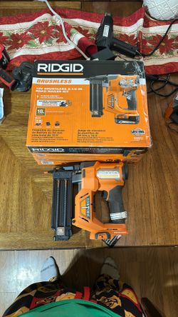 RIDGID 18V Brushless Cordless 18-Gauge 2-1/8 in. Brad Nailer 