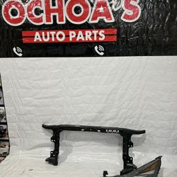 Hyundai elantra 2021 and 2022 and 2023 left headlight and radiator support