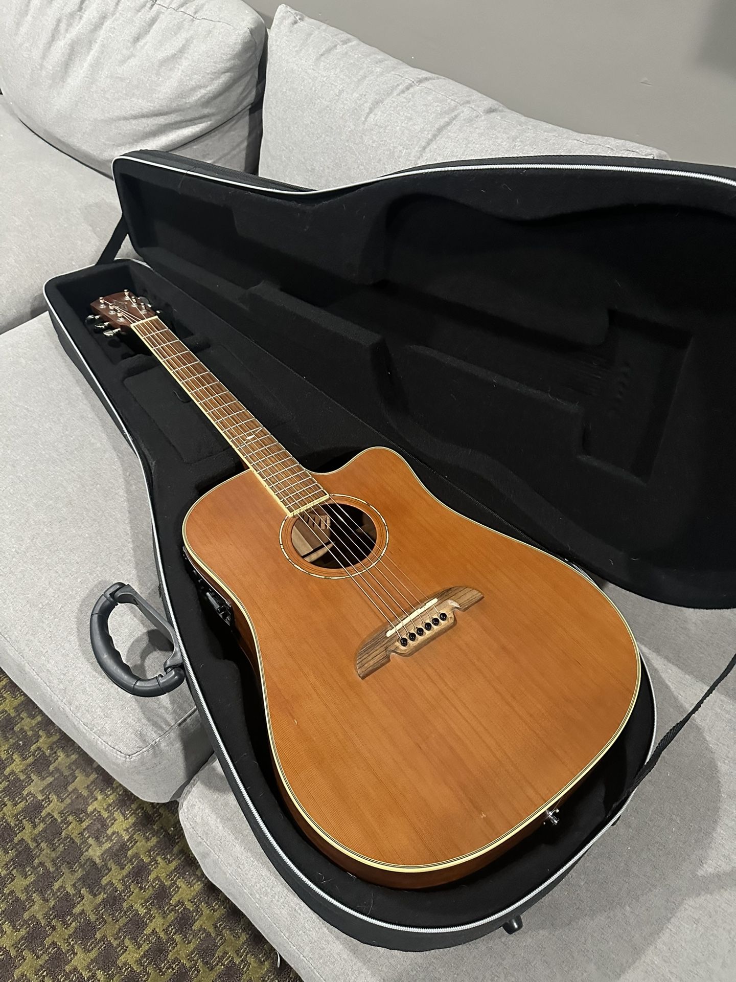 Alvarez Masterwork Series MD60C Acoustic Electric Guitar