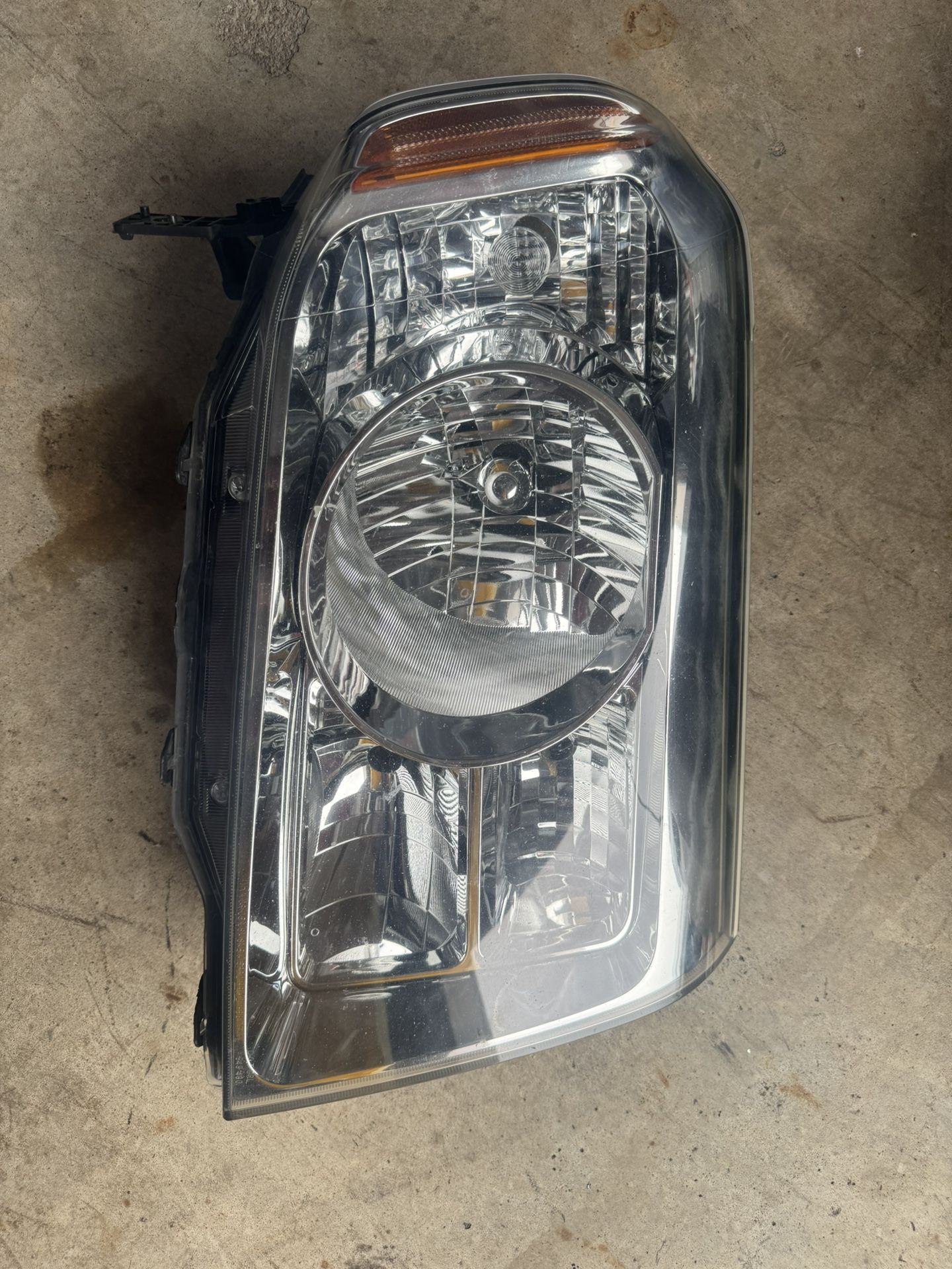 2009-2015 Honda Pilot Headlight