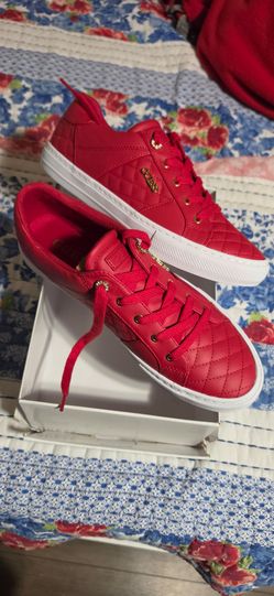 Guess woman shoes
