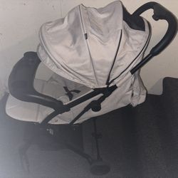 MomPush V2 Lightweight Stroller With Snack Tray