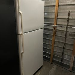 Refrigerator Works Great I Sell All The Time 