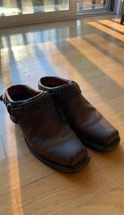 Cute Frye mules size 8