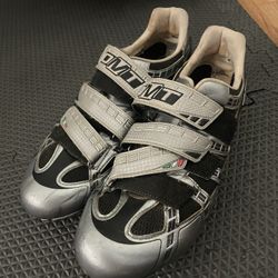 FREE CYCLING SHOES MENS 11.5
