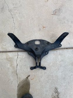 04-06 Yamaha r1  front fairing stay/ bracket headlight mount