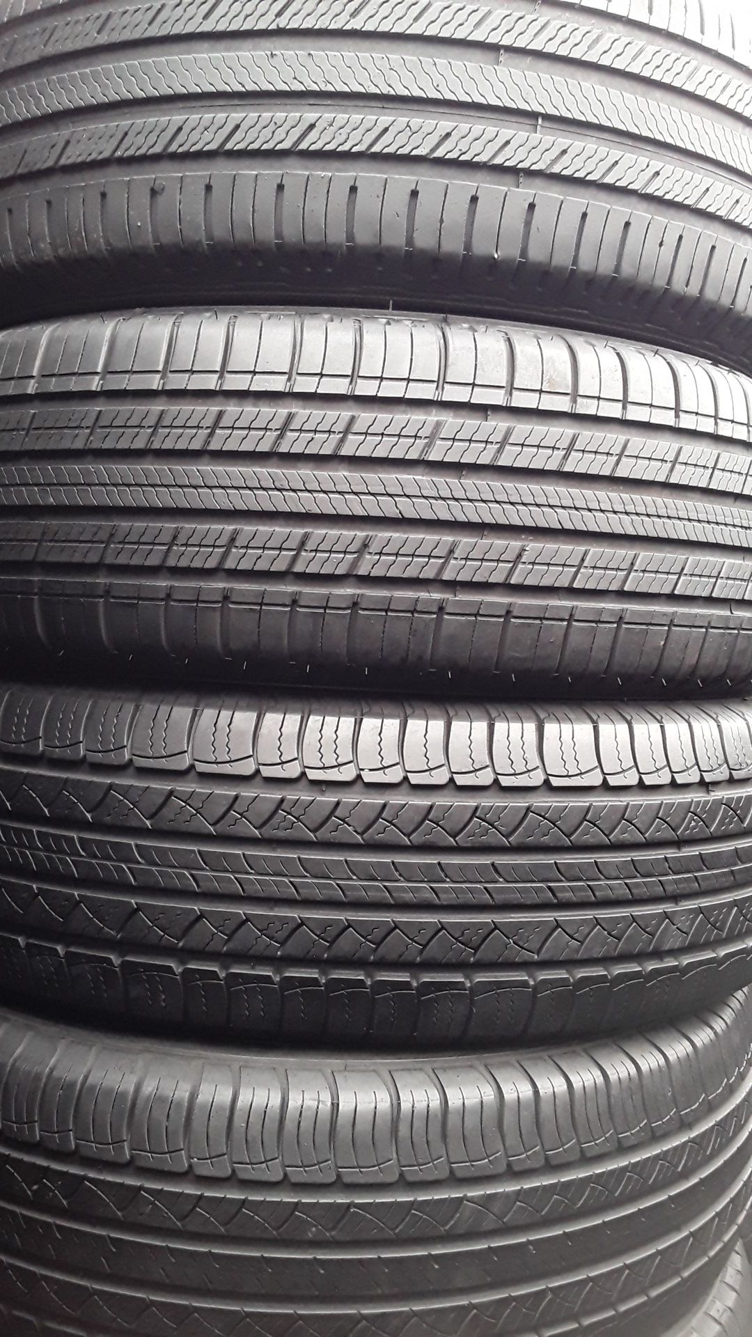 Four set of michelin tires for sale225/65/17
