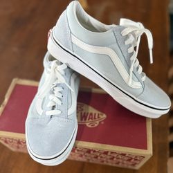 Women’s Old Skool Vans Sneaker - Size 5 1/2/