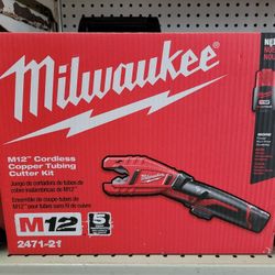 Milwaukee Cordless Cutter KIT. with Batery