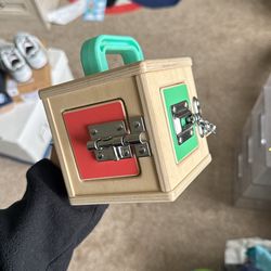 lovevery lock box toy