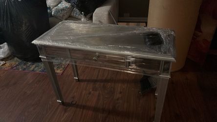 Vanity table