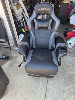 Respawn 900 Gaming Chair Black and Gray for $75 in upland ca no delivery
