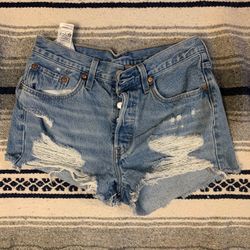 Levis Women Ripped Denim Shorts Size 28 