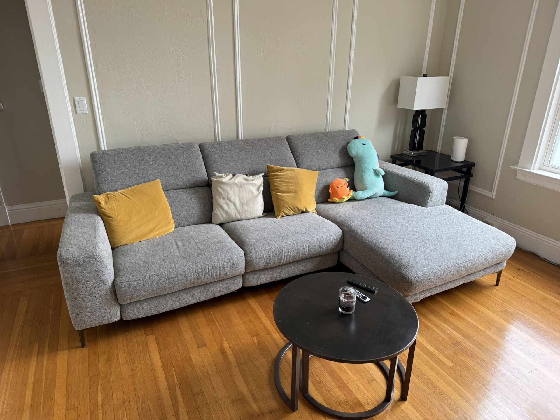 Living Spaces Grey Sectional With Power Recliners 