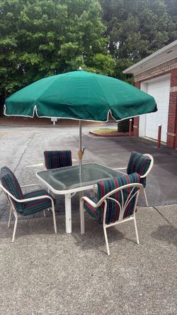 Patio furniture (free)