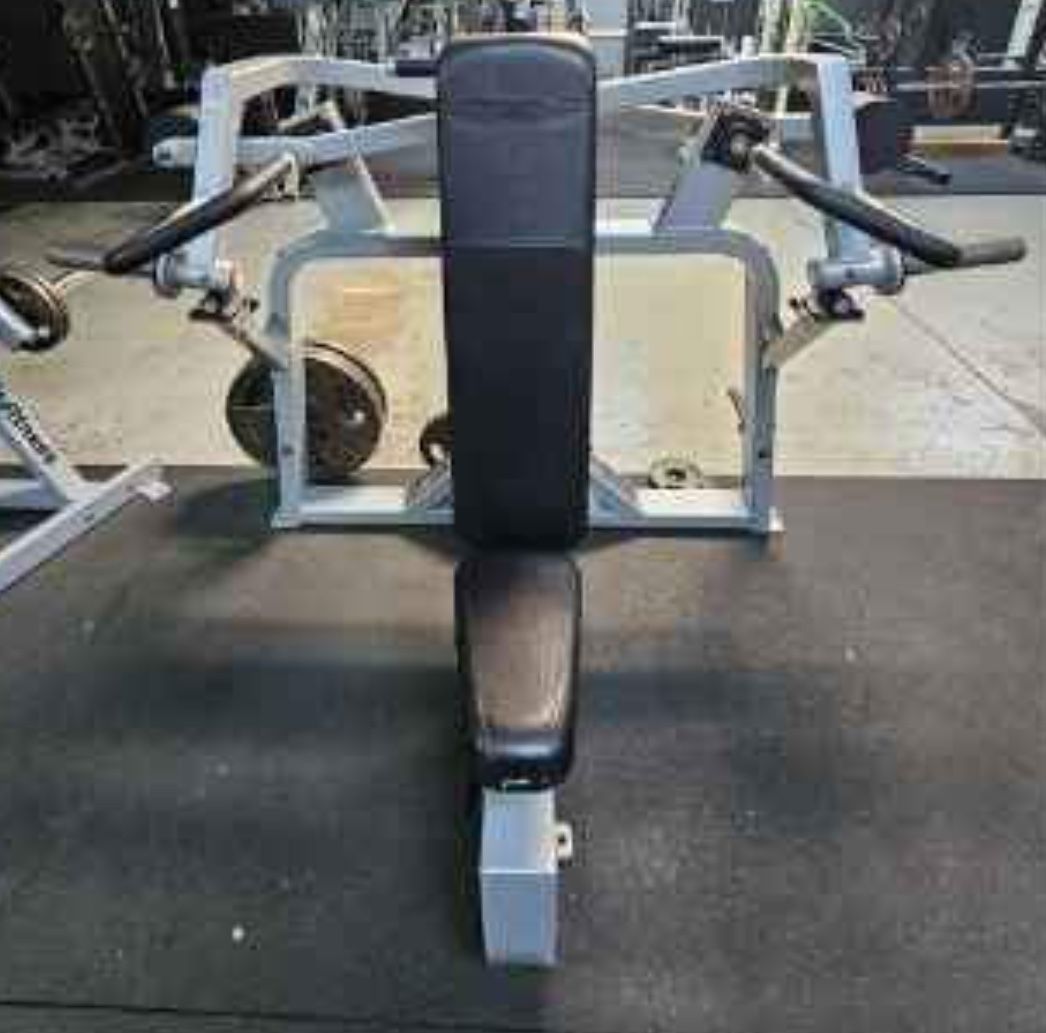 Precor Icarian ISO Shoulder Press Olympic Weight Plate Loaded