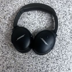 Bose Noise Cancelling Headphones 