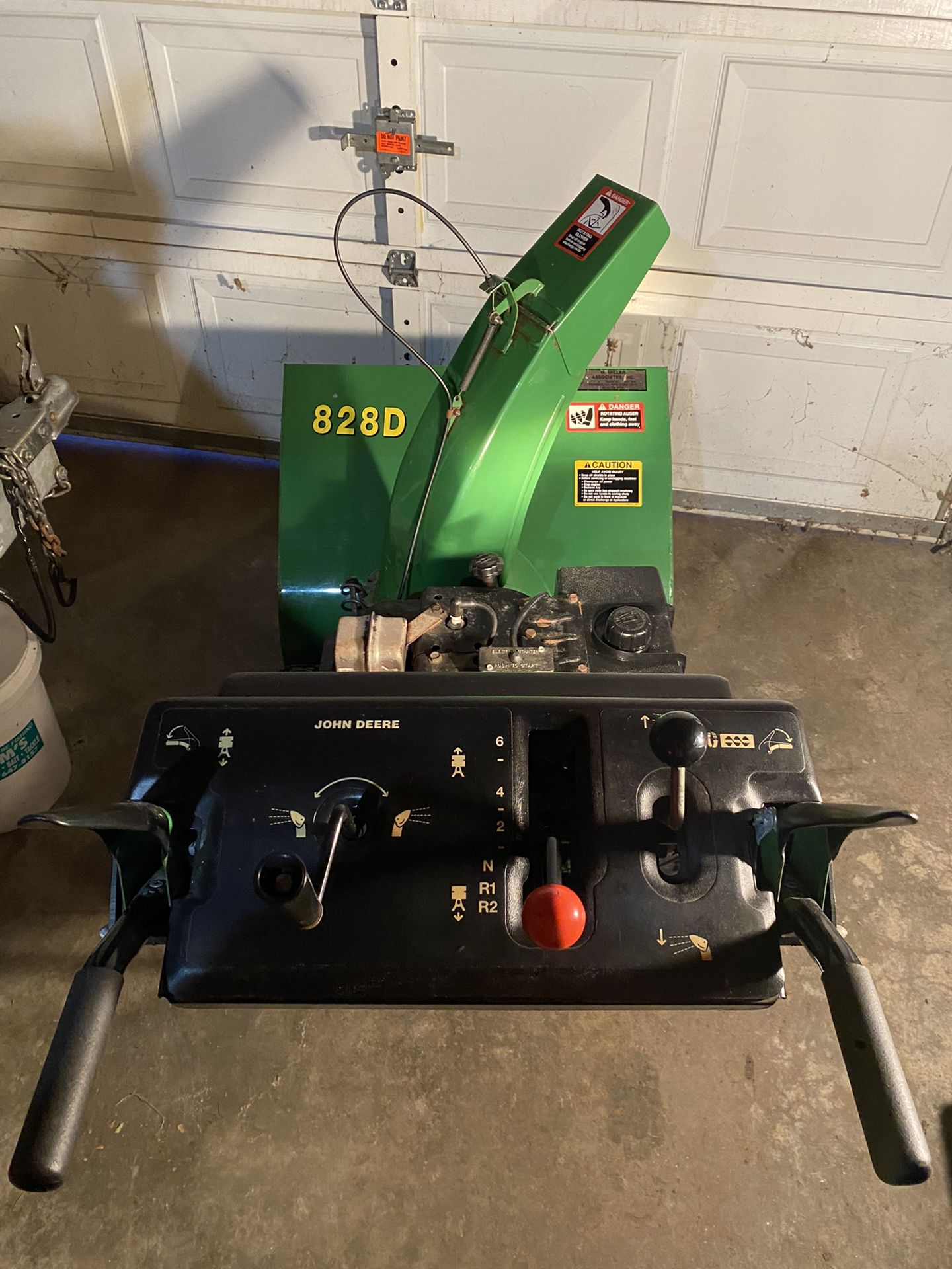 John Deere Snowblower 828D 8hp 28inch for Sale in Gardiner, NY OfferUp
