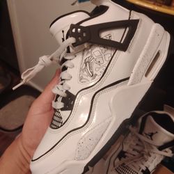 AJ 4 SIZE 6.5 Y 