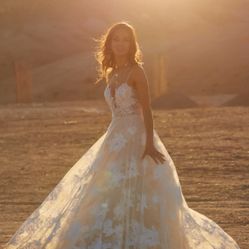 Gorgeous Madi Lane Avery Wedding Dress Size 8 