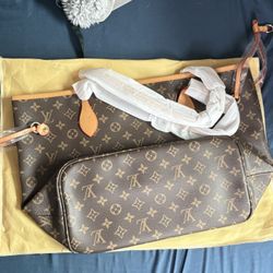 Loui Vuitton 