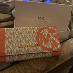Michael Kors Wallet (Brand New In Box)