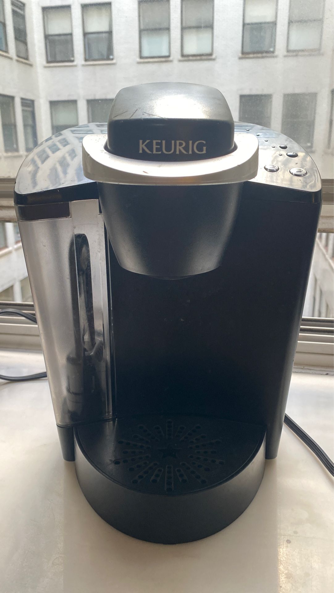 Keurig K-Classic Coffee Maker, Single Serve K-Cup Pod Coffee Brewer, 6 to 10 oz.