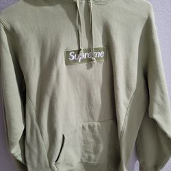 Supreme hoodie sweatshirt