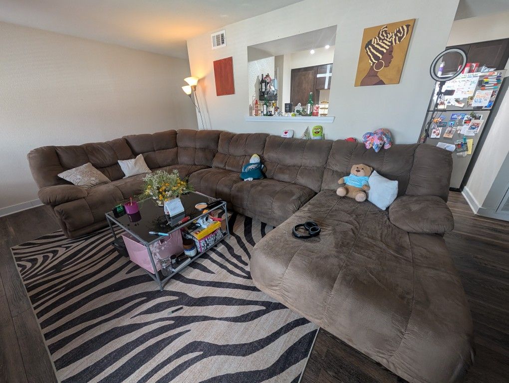 Large Reclining Sectional Couch