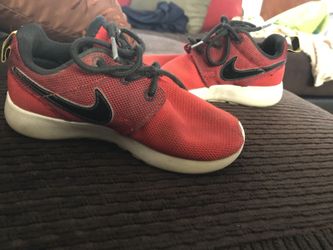 Nike’s size 10c