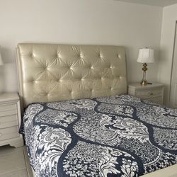 California King Bedroom Set - 5 Pieces