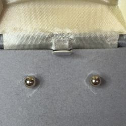 14K Solid Gold 5MM Ball Studs .3g