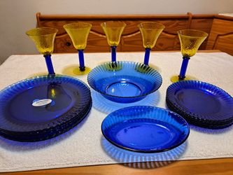 Unique Glass Dinner Set 17  Peice 