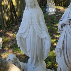 Larger Virgin Mary garden/patio statue