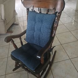 Rocking Chair 