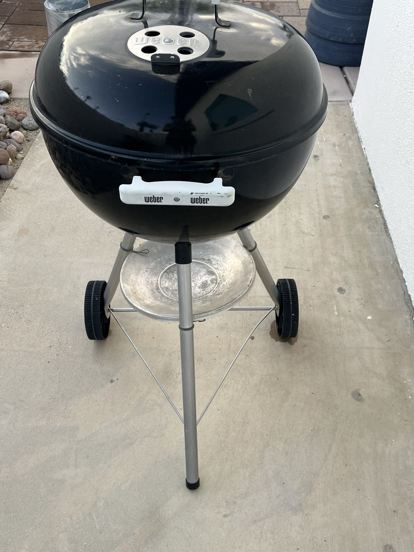 Weber Charcoal Grill 18”