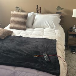 Adjustable Bed With Massage And New Mattress 