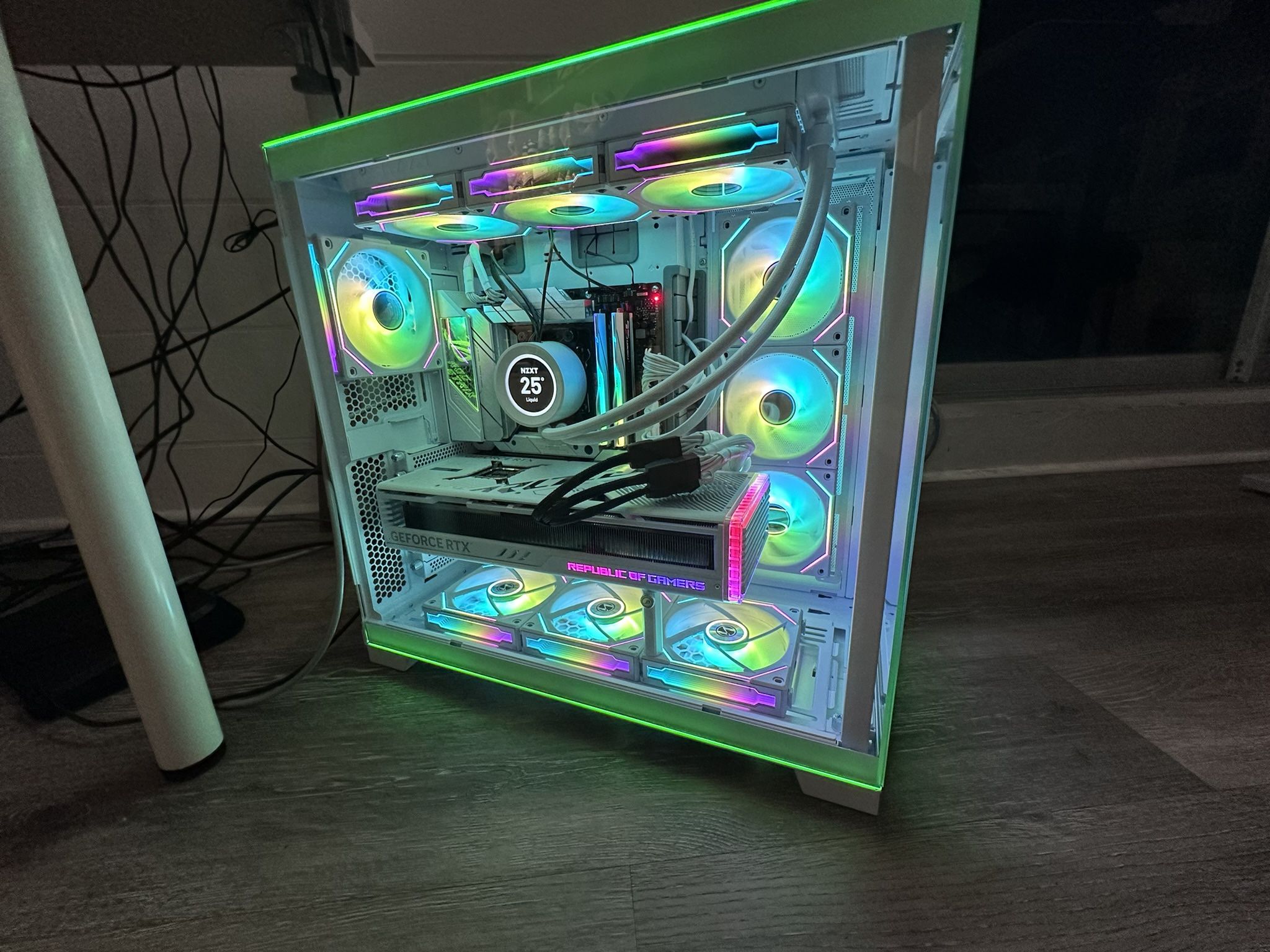 Selling my custom white high-end gaming PC