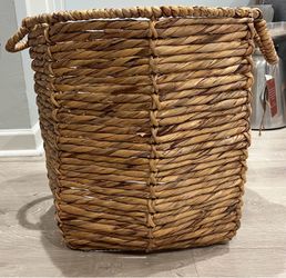 Rattan basket - large