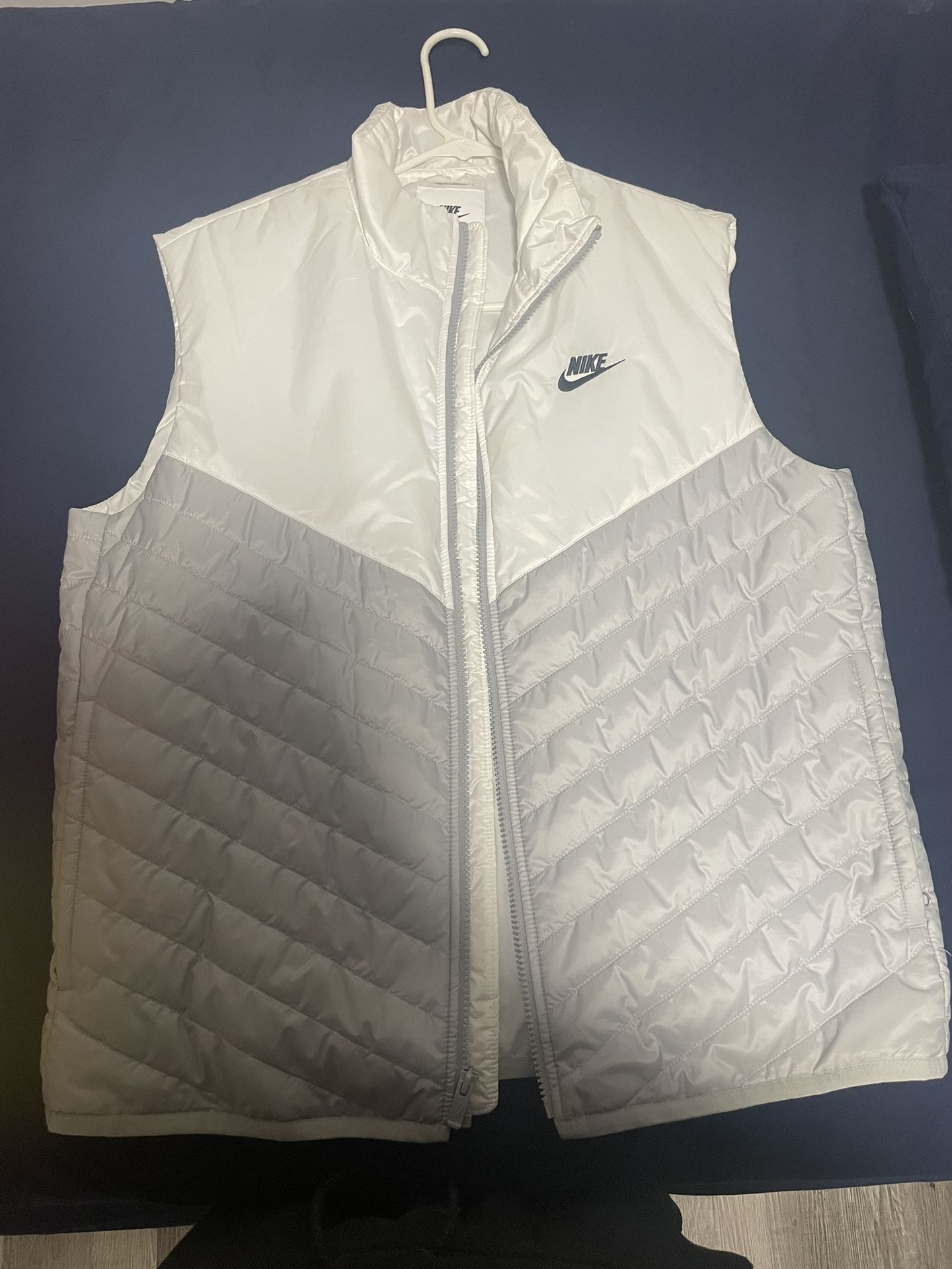 Nike Vest Men 30$