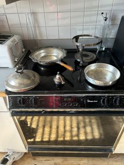 Antique Silver 1.5 Qt Chafing Dish