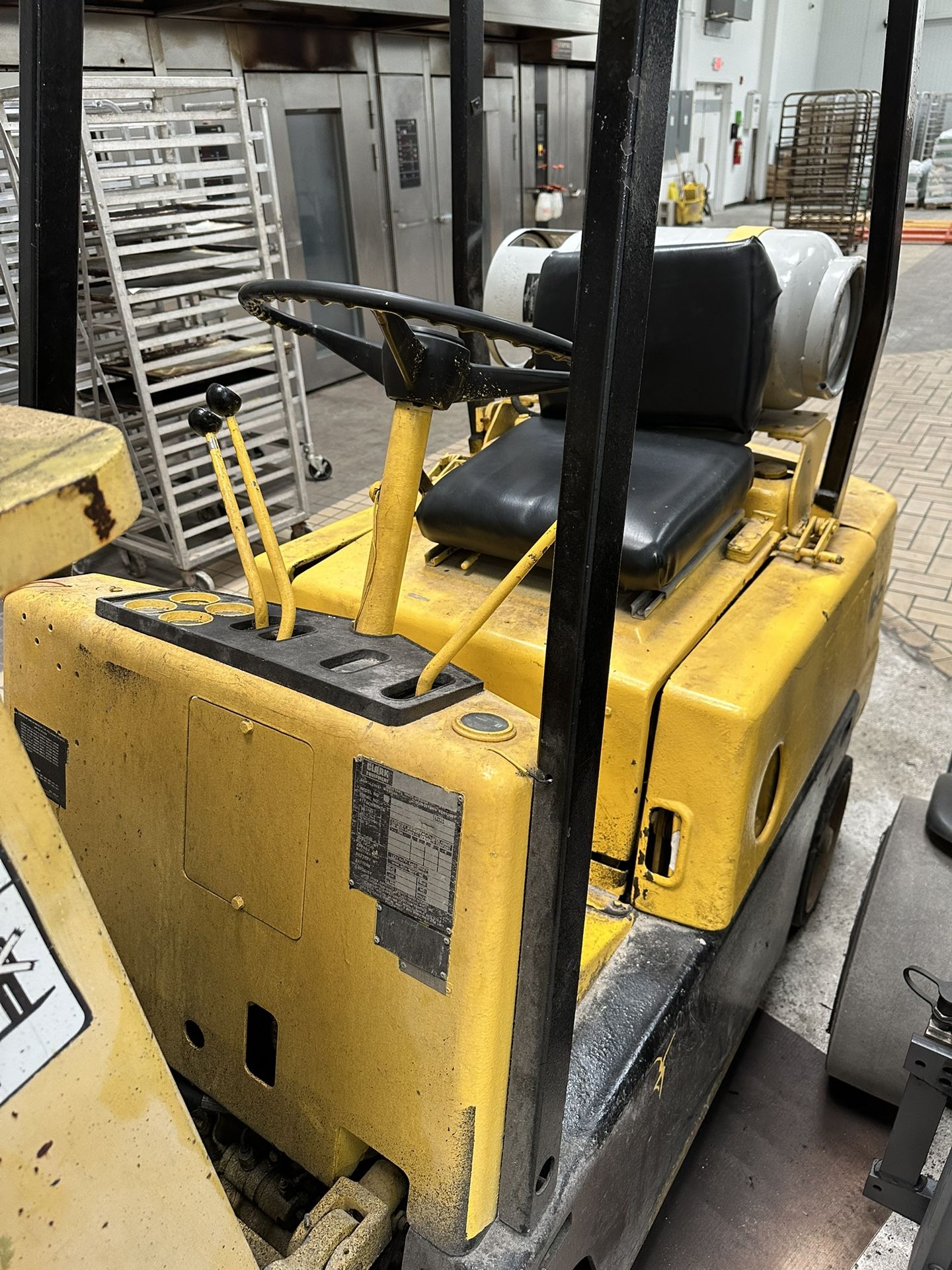 Warehouse Equipment & Forklift