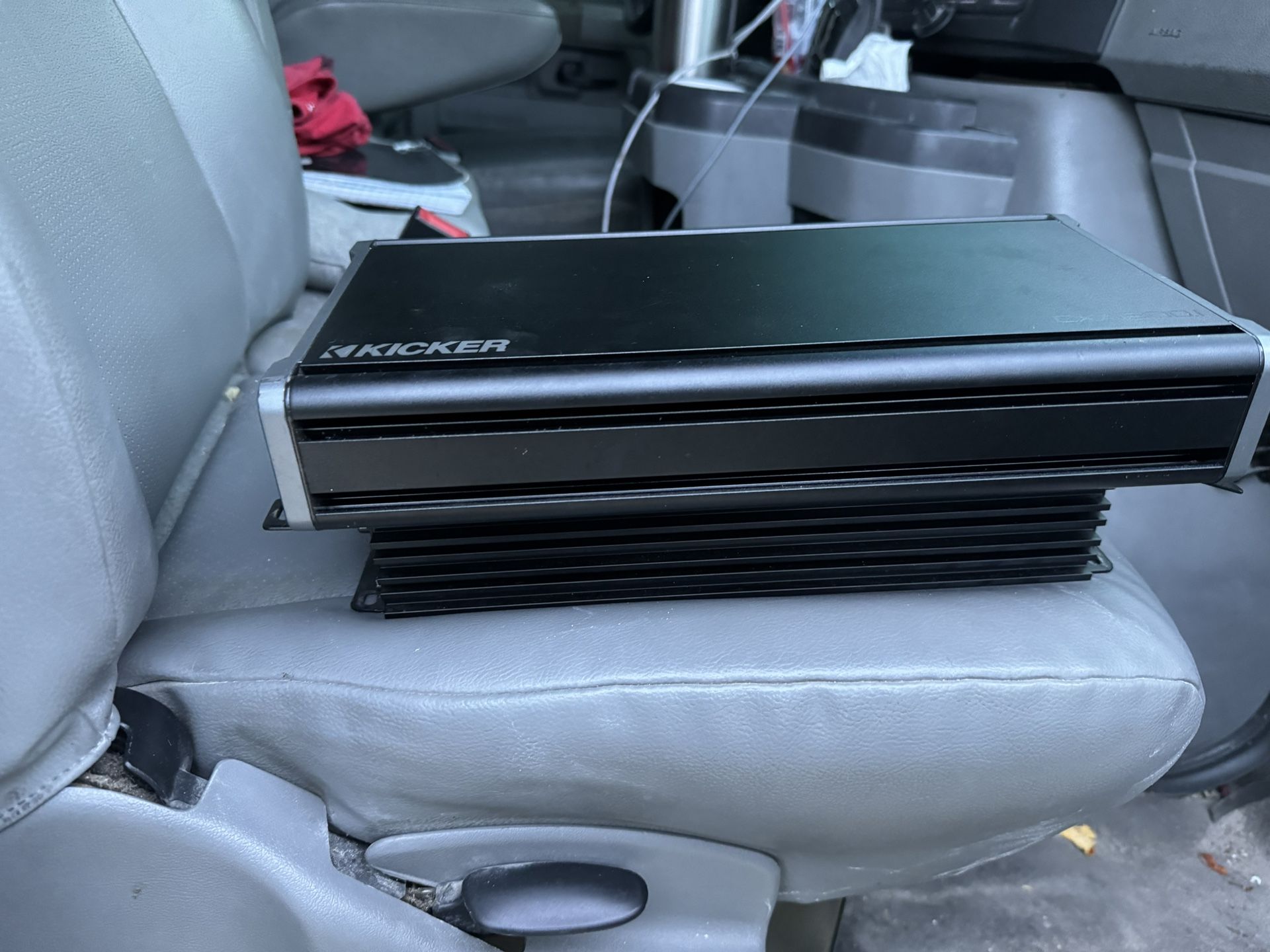 Kicker & Nemesis Audio Amplifier Se Venden Por Separado  150 Cada Uno