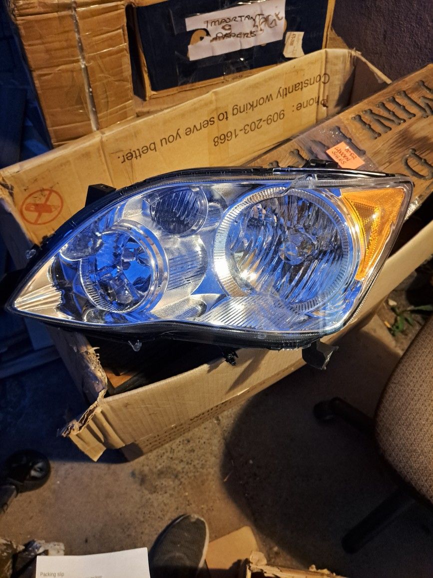 Toyota Avalon Light