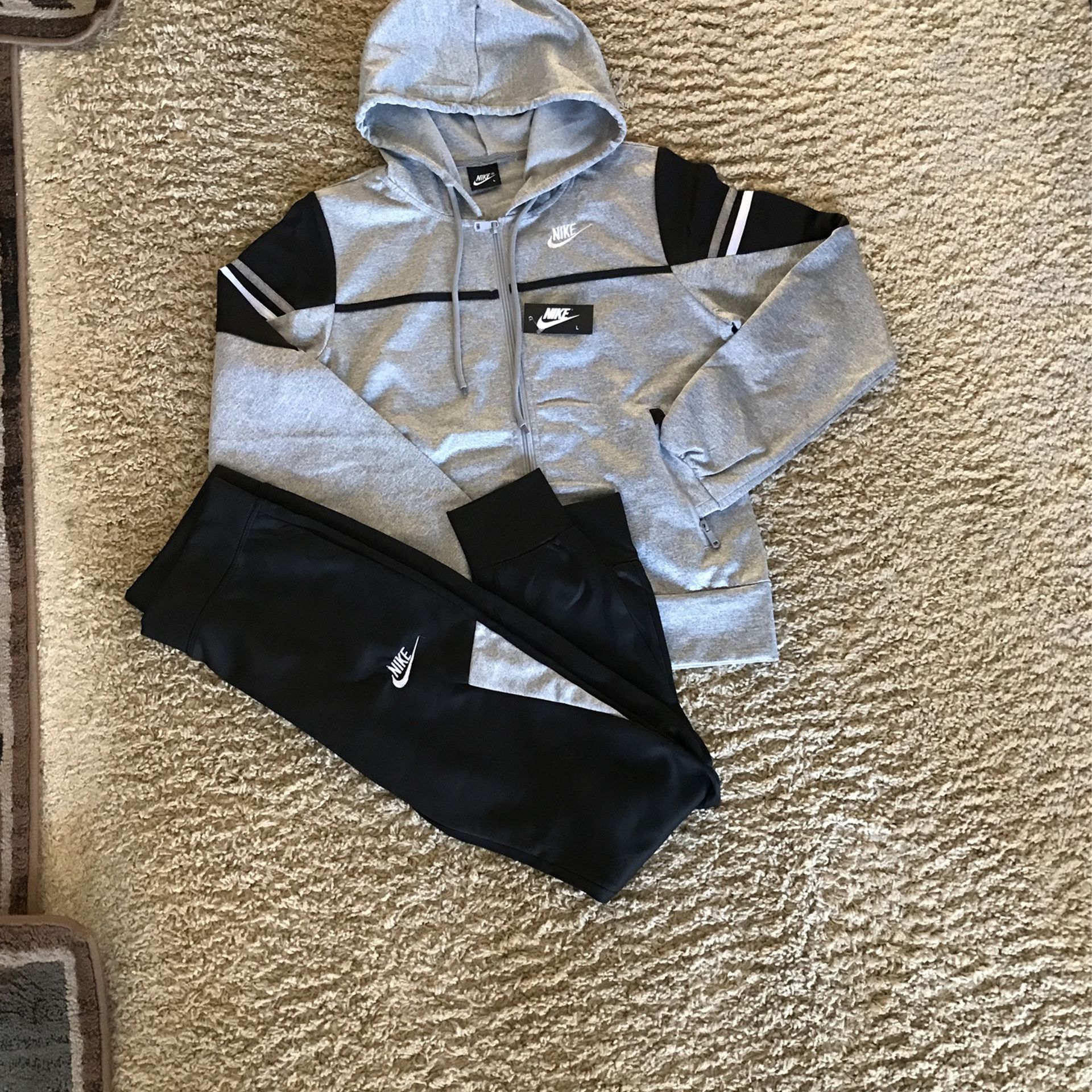 Womens Nike Suits for Sale in Cleveland, OH - OfferUp