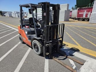 Toyota 8FG35U (8,000lb Forklift)