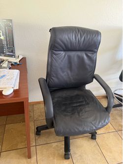 Ginsberg’s leather executive office chair (model 771Z0DL00)
