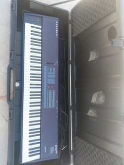 Electric keyboard  kurzweil sp88x