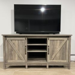 Entertainment Center/ TV Stand